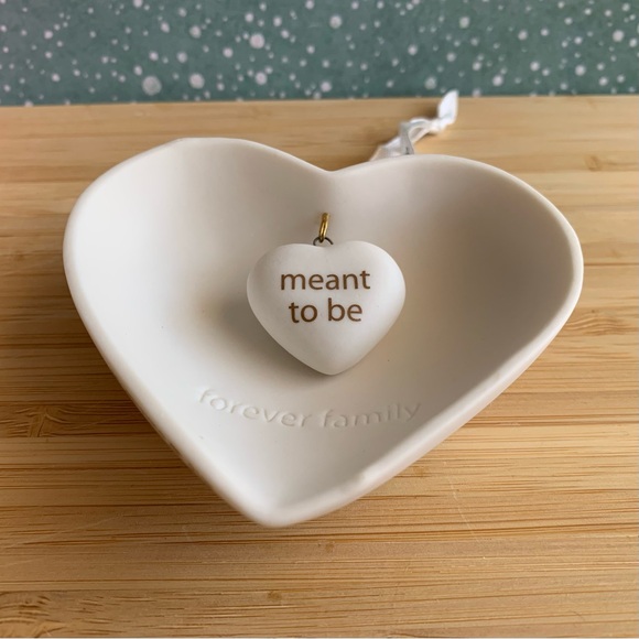 Hallmark Keepsake Ornament * Forever Family * Adoption * 2016 - Picture 2 of 4